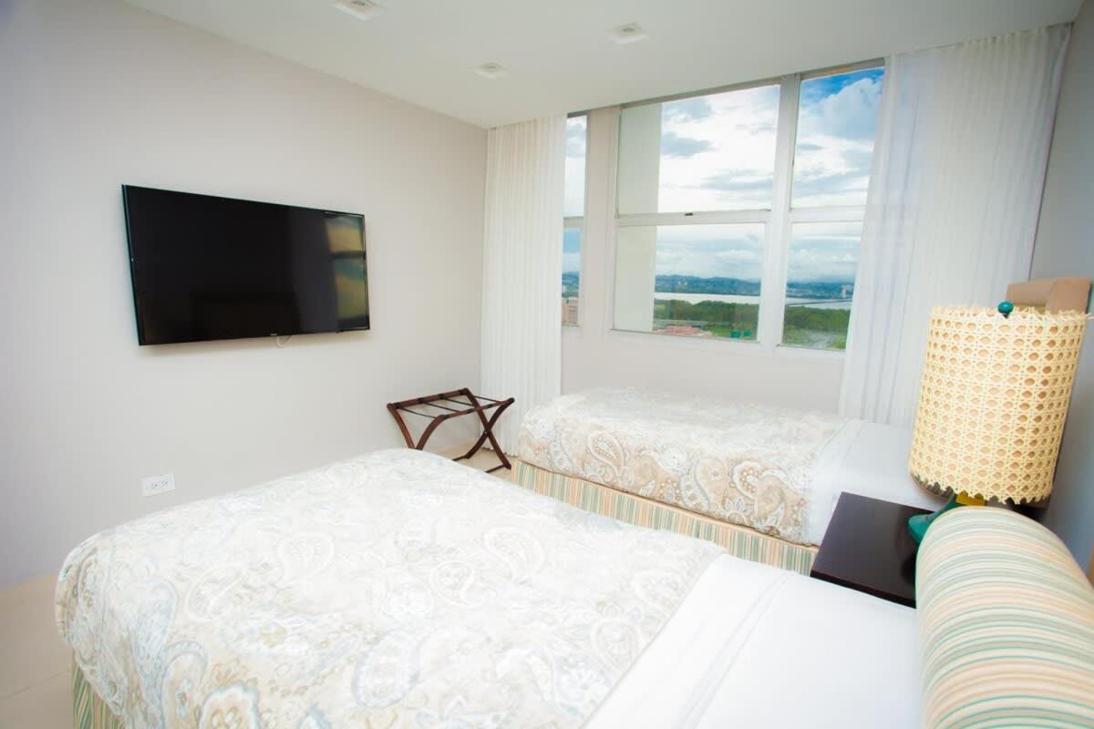2Br Gem Ocean Front Building Isla Verde Beach San Juan Exterior foto